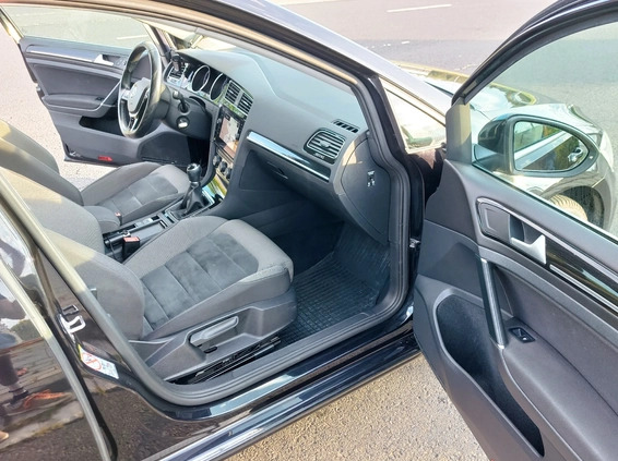 Volkswagen Golf cena 48900 przebieg: 211000, rok produkcji 2018 z Wrocław małe 211